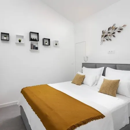 In **** Yellow Apartman Bol