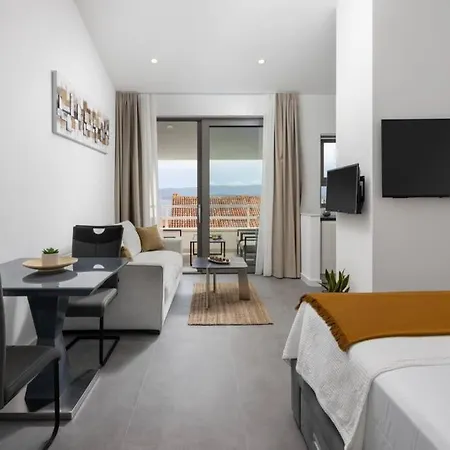 Apartment In **** Yellow *