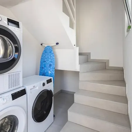 Apartment In **** Yellow